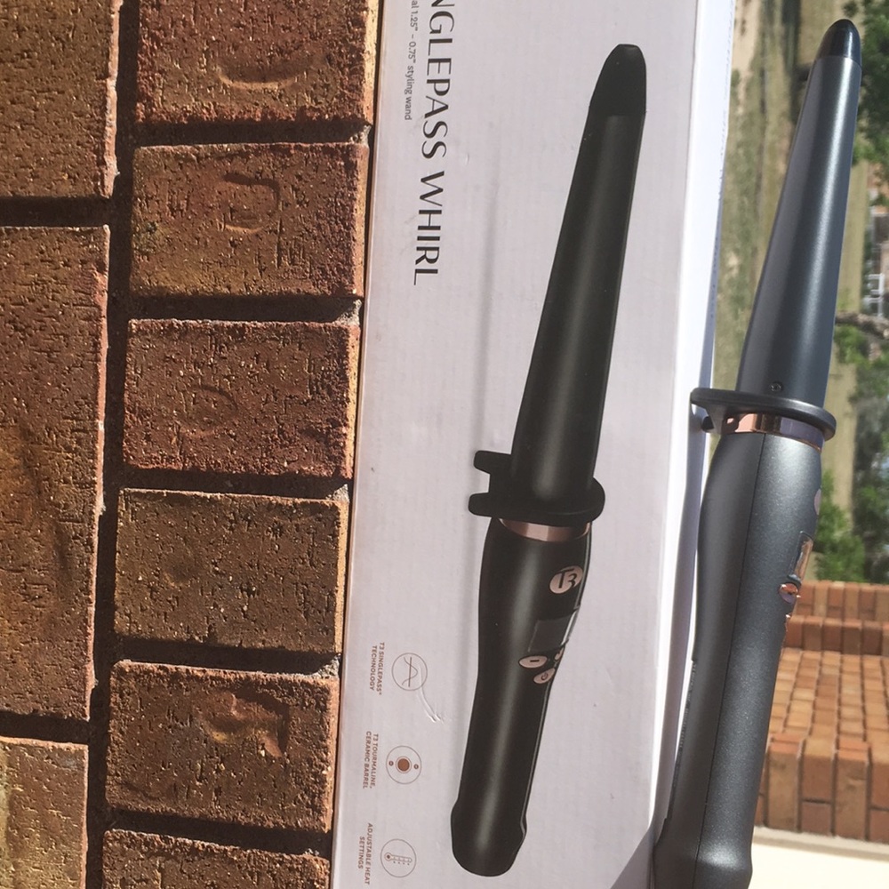 T3 singlepass whirl styling wand 1.25”-.75”